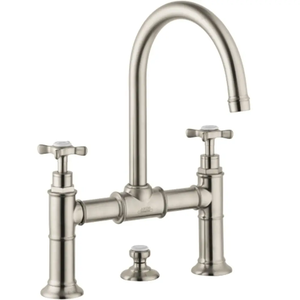 Zweigriff-Waschtischarmatur von AXOR mit Kreuzgriffen und einem herausziehbaren Ablauf. Oberfläche in geb brushed Nickel-Finish.
